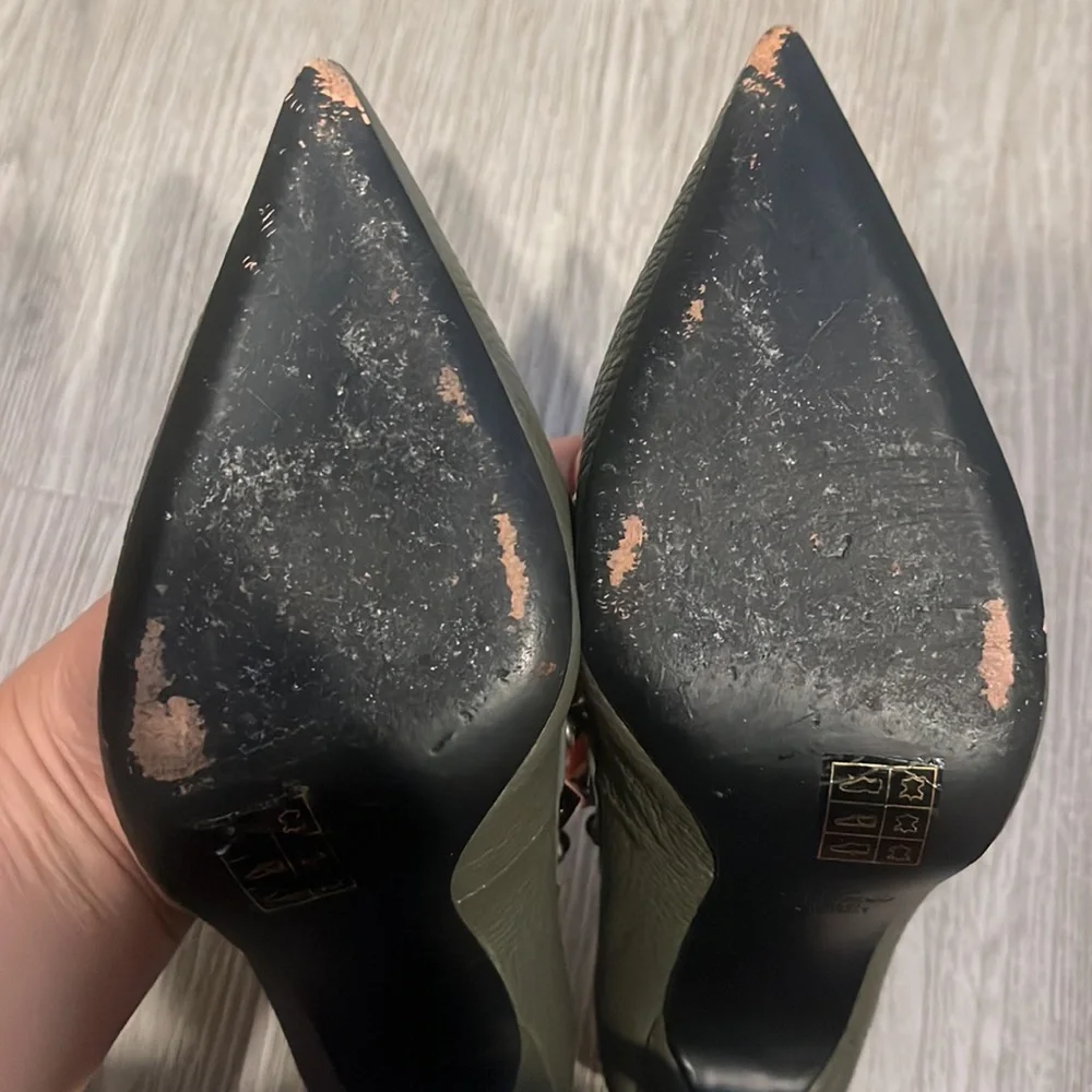 Like new Valentino Garavani heels